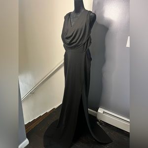 Elegant Black Dress with Slit